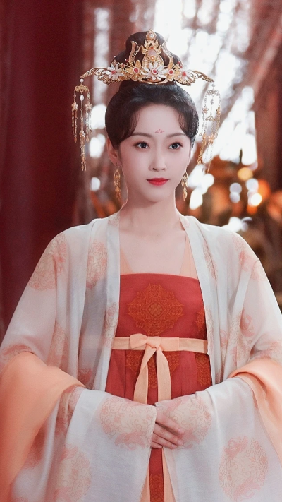 去英雄化赛马少女